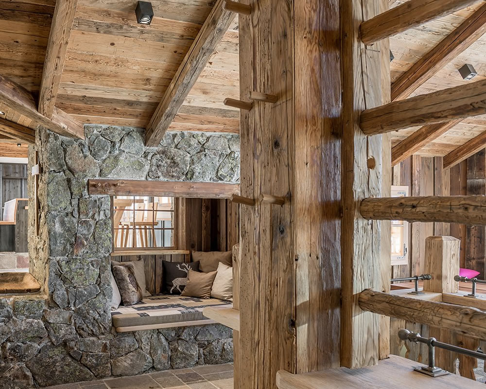  Reclaimed beams 