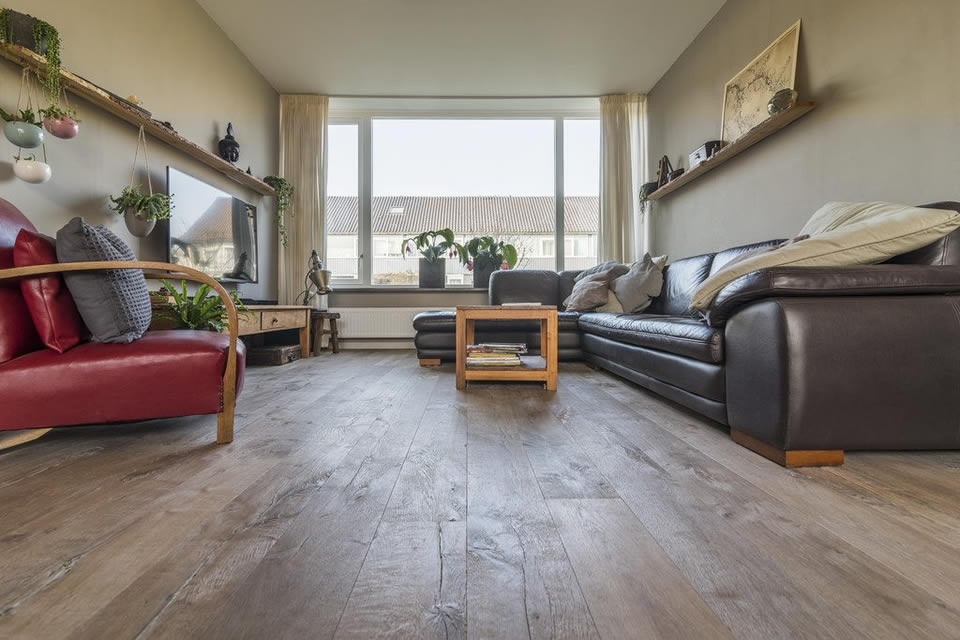  Reclaimed oak parquet 